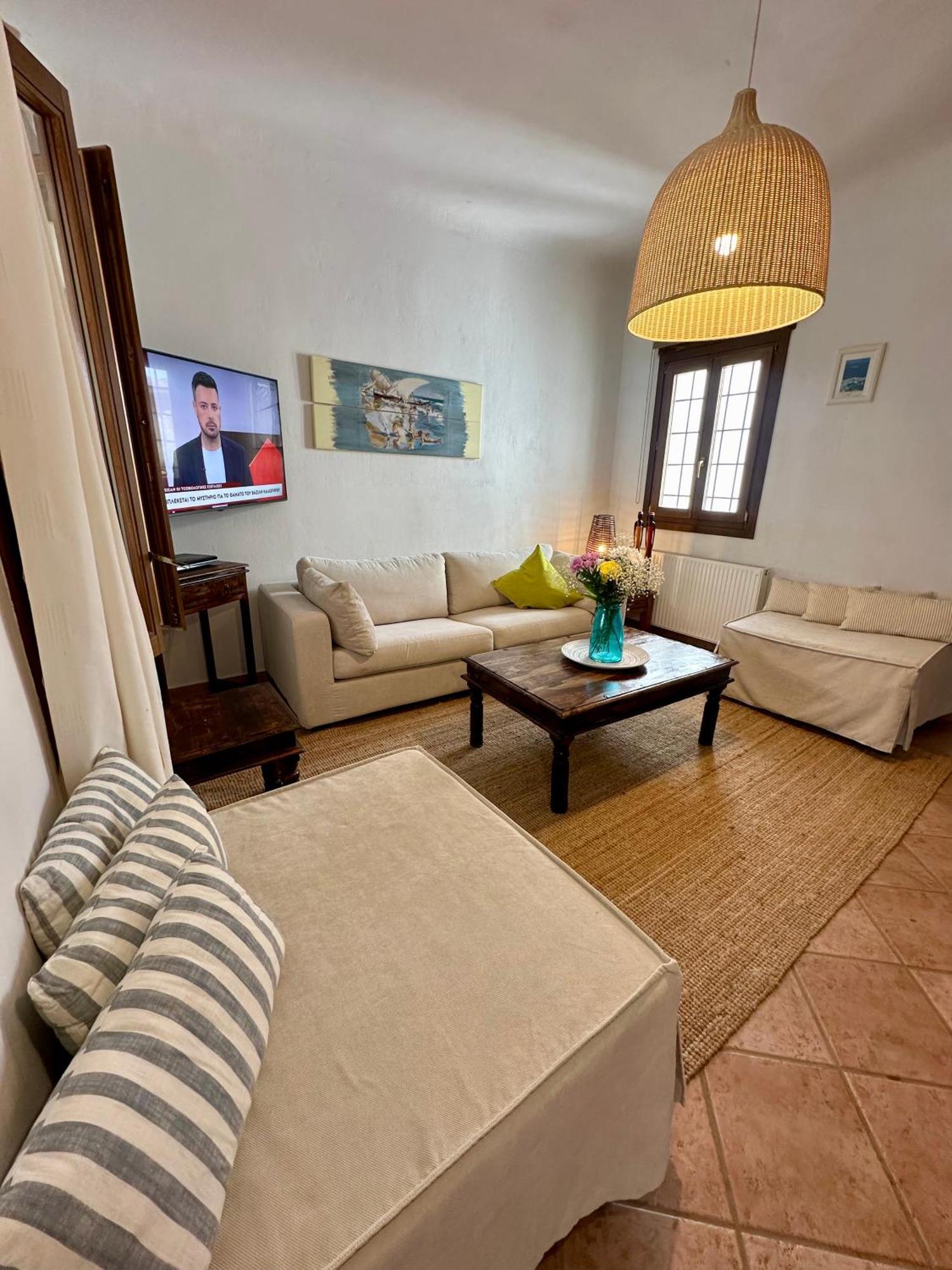 Divers House Agrari  Bagian luar foto