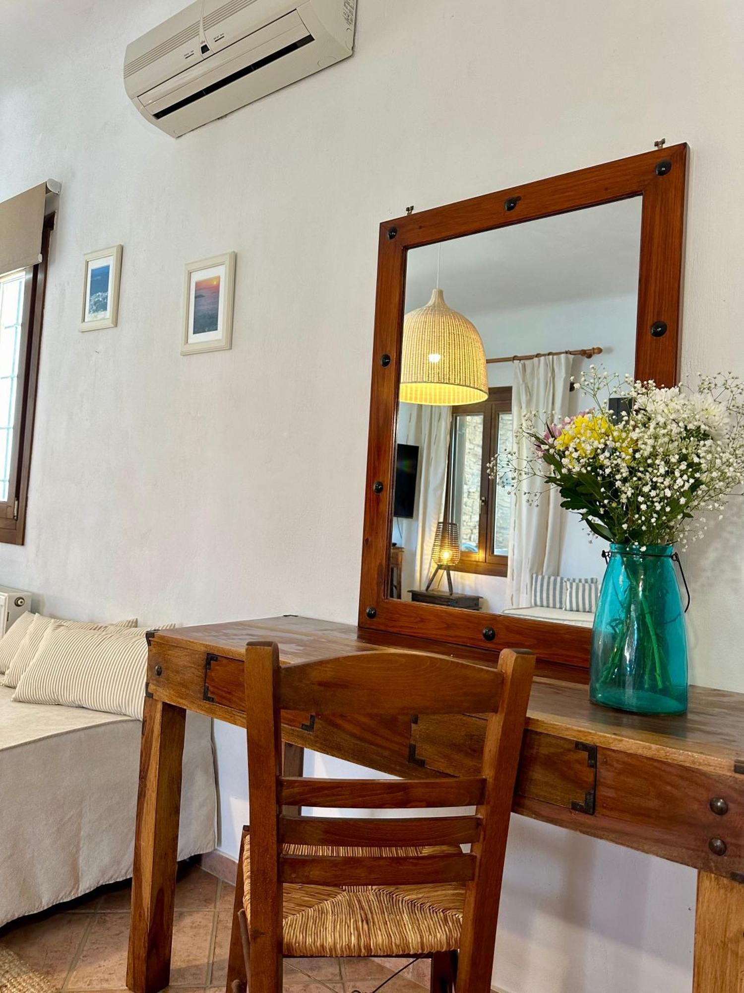 Divers House Agrari  Bagian luar foto