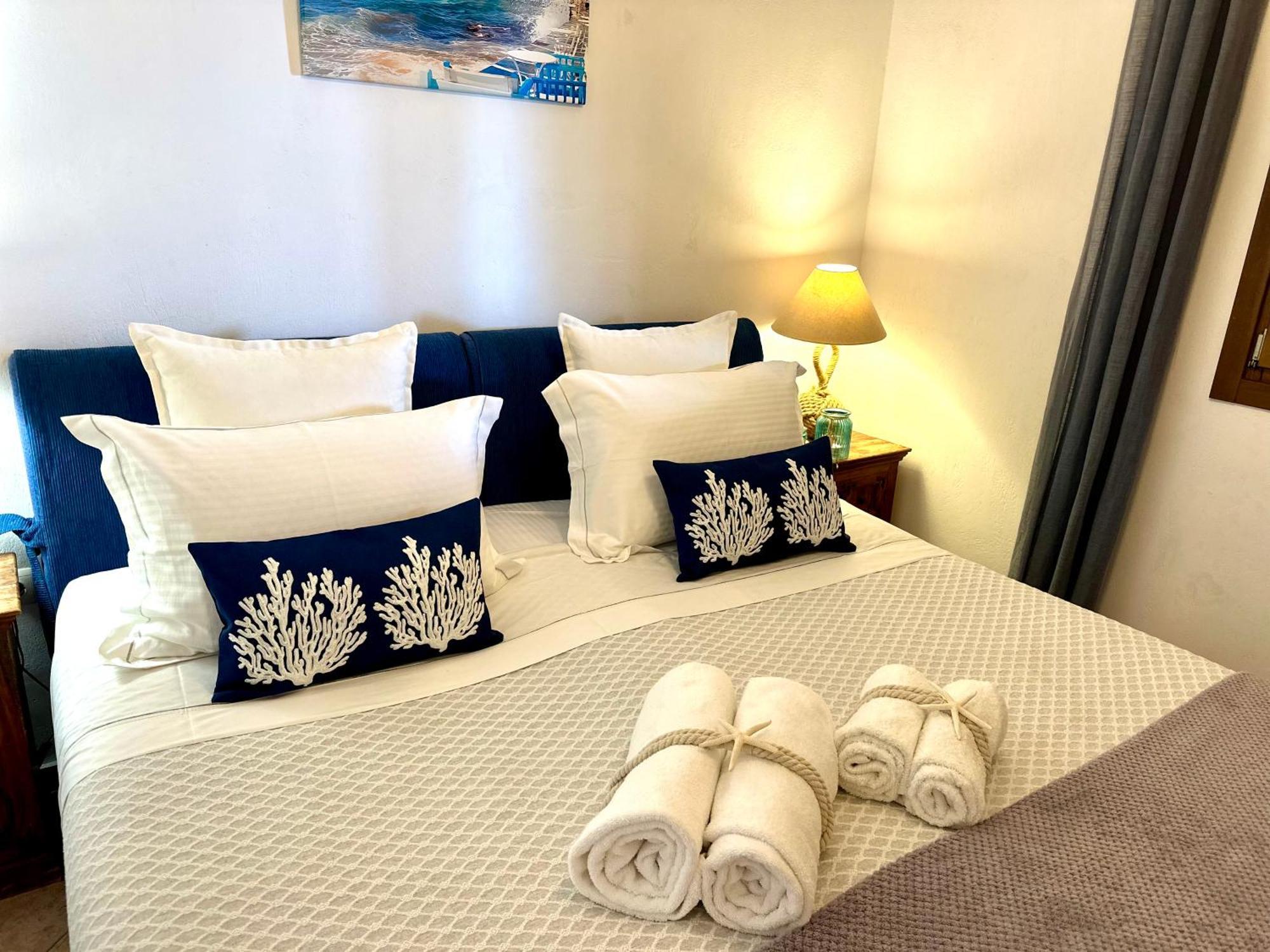 Divers House Agrari  Bagian luar foto